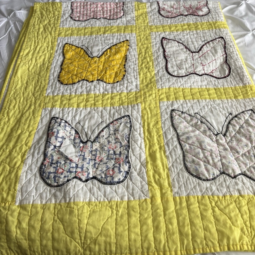 VTG Handmade Quilt Butterfly Appliqué 96 X 70 Light Yellow Frame - READ
